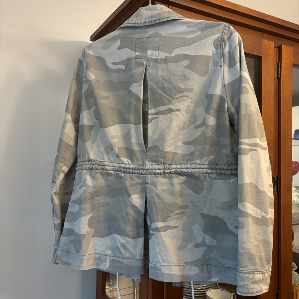 Abercrombie & Fitch Gray Camouflage Lightweight Jacket - Picture 6 of 8